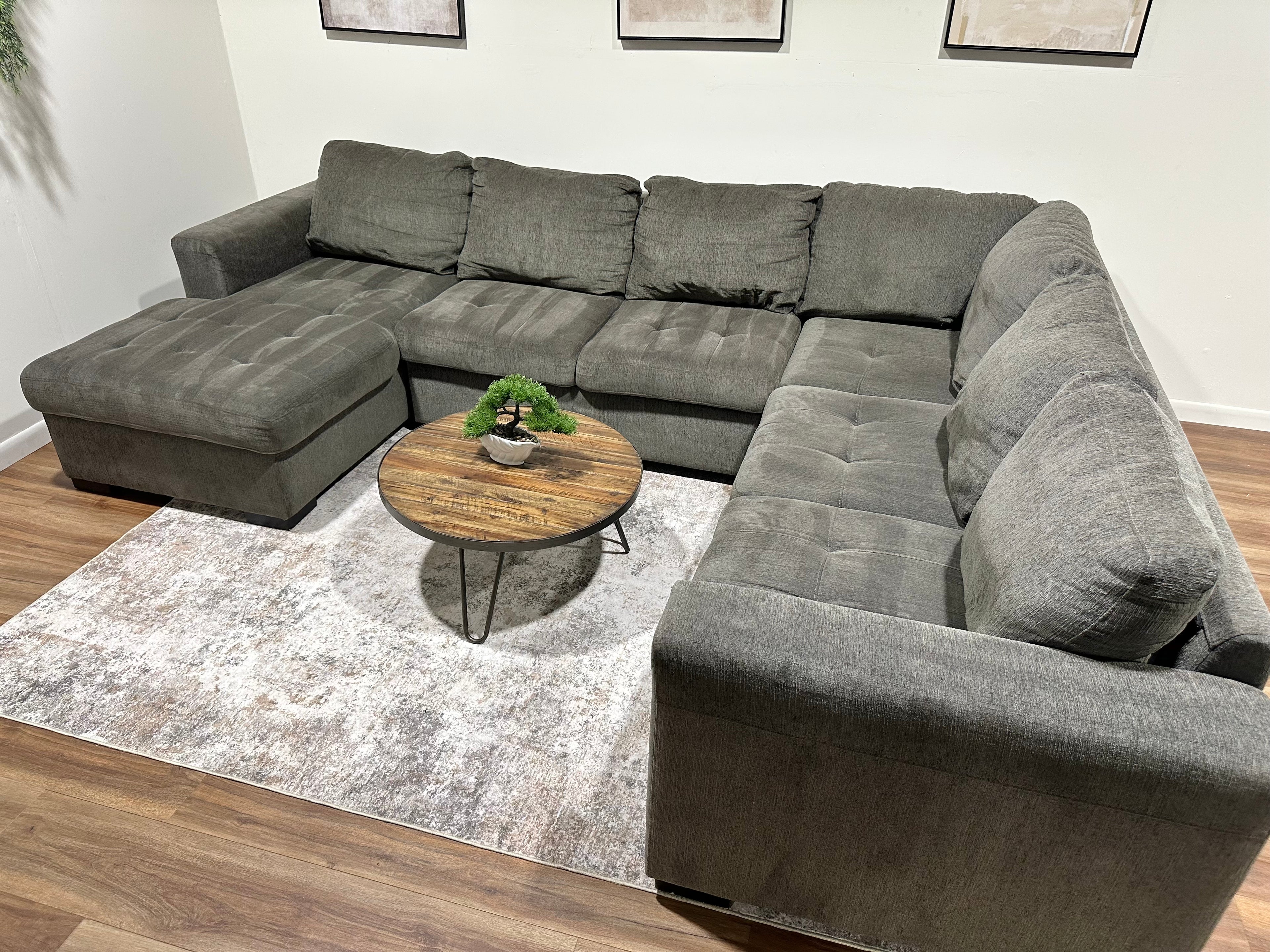 Dark Gray/Green Sleeper Sectional